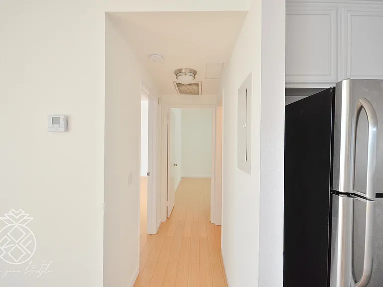 1727 Glendon Ave #104 — Photo 25