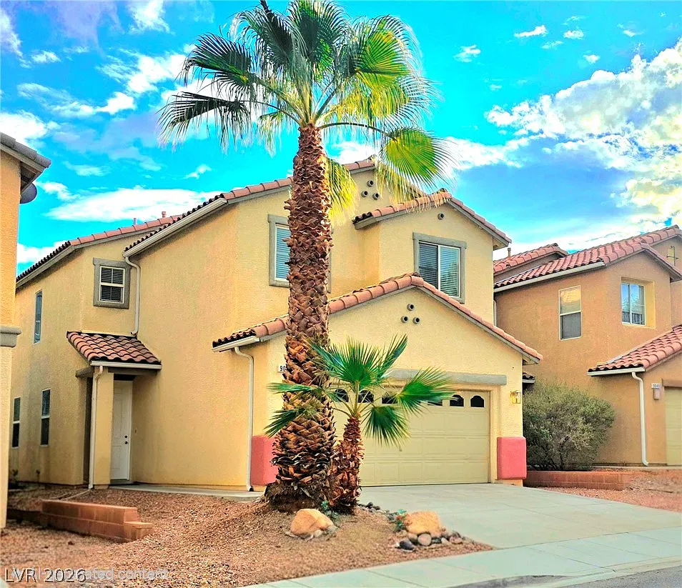 5 bed, 3.0 bath, 2045 sqft, $2,500 — Photo 3