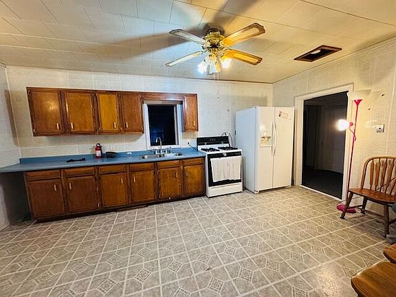 5th image of 314 Gilbert St