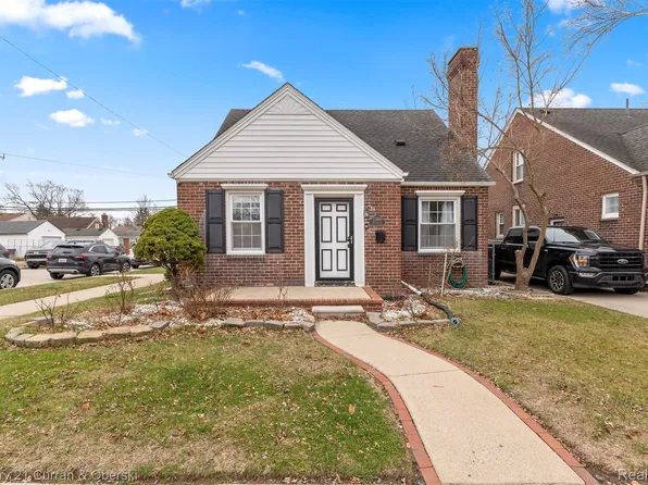 22801 Buckingham St, Dearborn, MI 48128