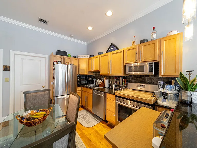 261 Grove St #2 — Photo 11