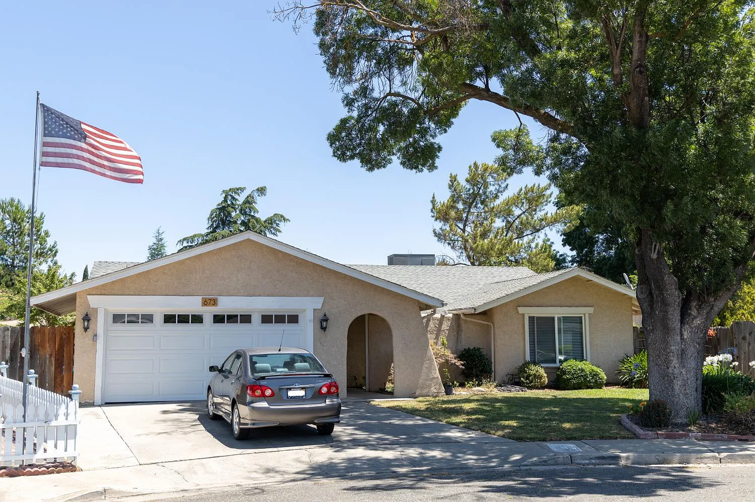 673 Lassen Ct photo 1