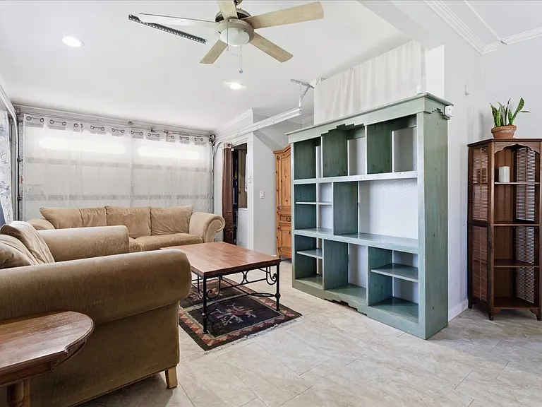 1032 Iris Ave #1 — Photo 2