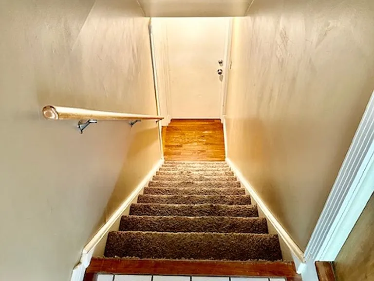 282 S Dewey Ave #B — Photo 3