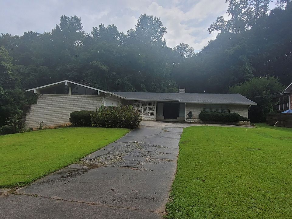 1st image of 2250 Crestknoll Cir