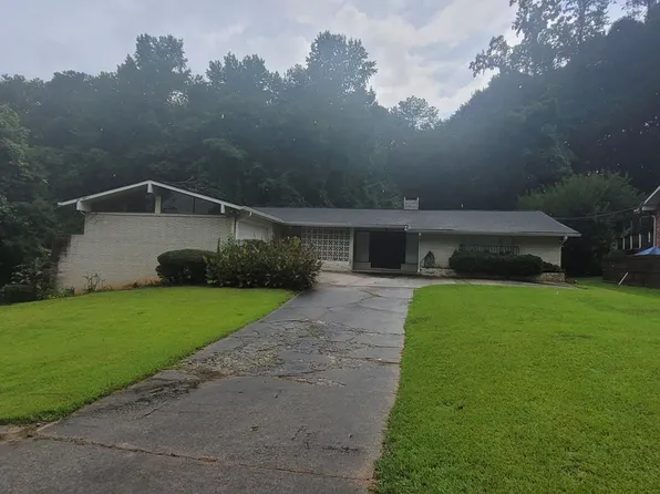 2250 Crestknoll Cir, Decatur, GA 30032