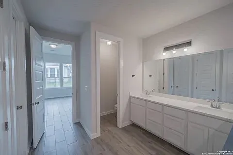 106 Valencia — Photo 12