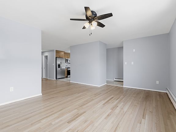 2nd image of 360 W Fulton St #1