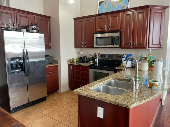 305 S Lincoln, 305 S Lincoln St APT B, Bloomington, IN 47401