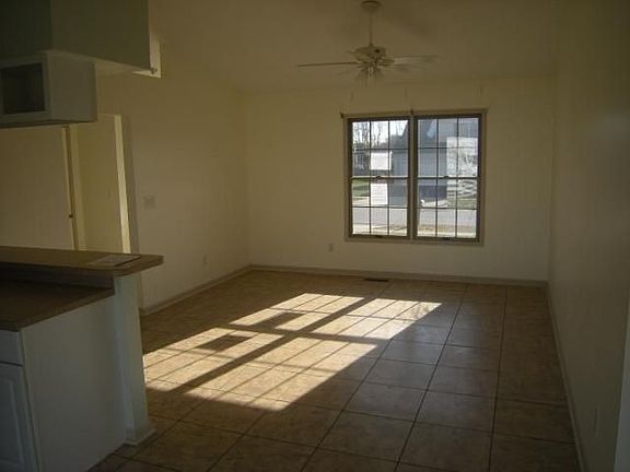 5th image of 688 Scioto Meadows Blvd