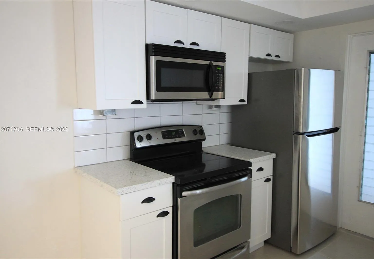 Canterbury Apartments Con — Photo 2