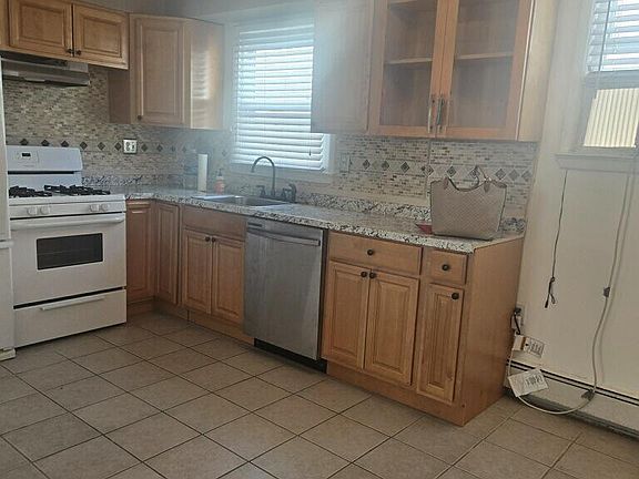 5th image of 423 Cortelyou Ave #2