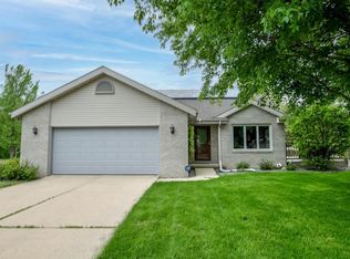 3046 Yarmouth Greenway Dr, Fitchburg, WI