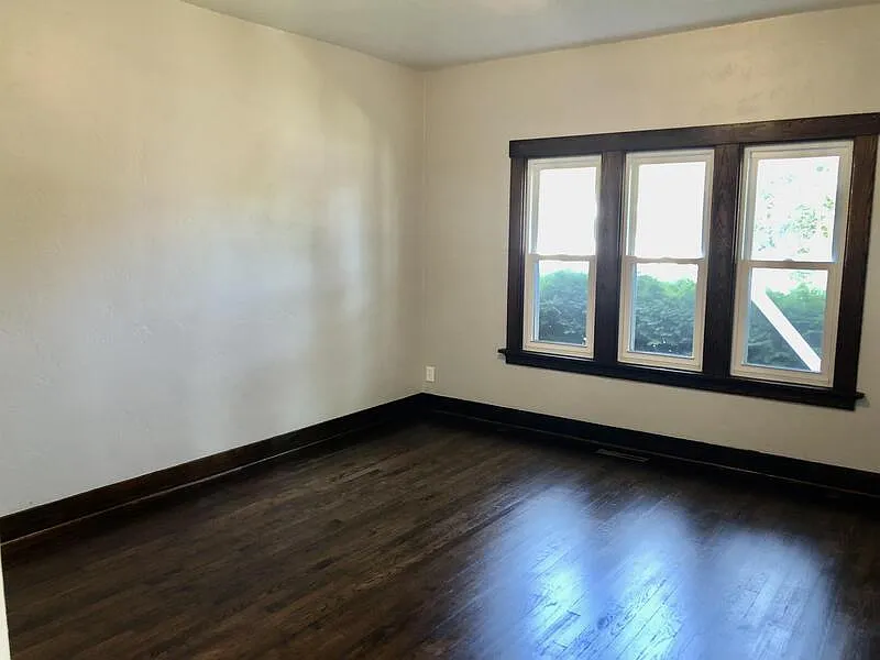 2 bed, 1.0 bath, $1,149 — Photo 3