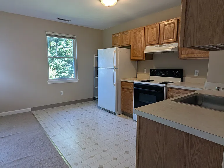 2771 Whitney Ave #C — Photo 4