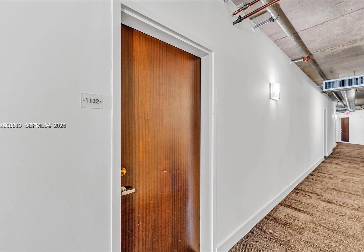 Neo Vertika Condo — Photo 4
