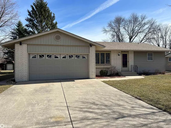 10 N Madison St, Emmetsburg, IA 50536