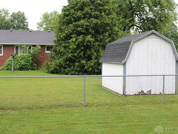 4th image of 6 Woodside Dr