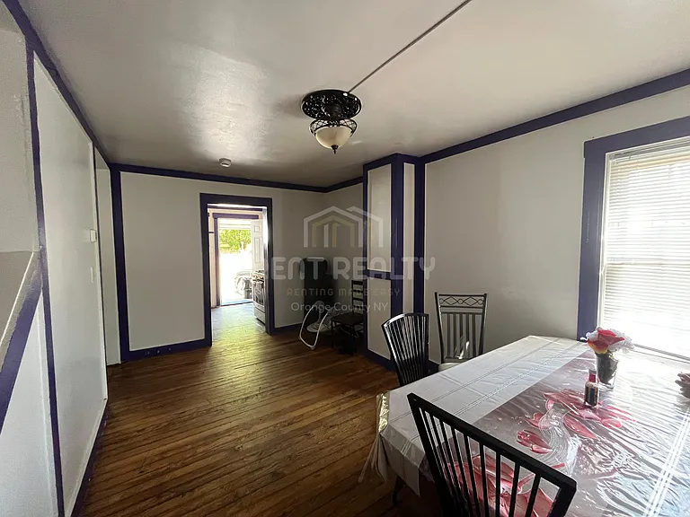 430 N Main St — Photo 5