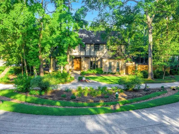 7 Moonvine Ct, Spring, TX 77380
