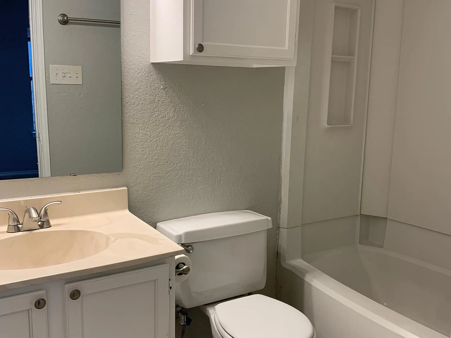 2 bed, 930 sqft, $1,600 — Photo 3