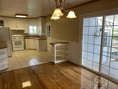 23025 River Rd — Photo 3