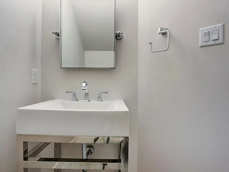 1522 Dunlavy St #B — Photo 6
