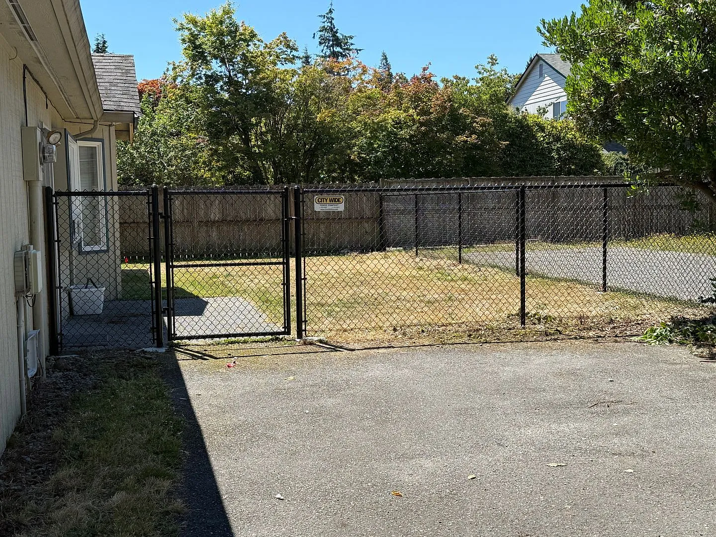 Charming No-Stairs Rambler Move-In Ready & Minutes from Boeing — Photo 2