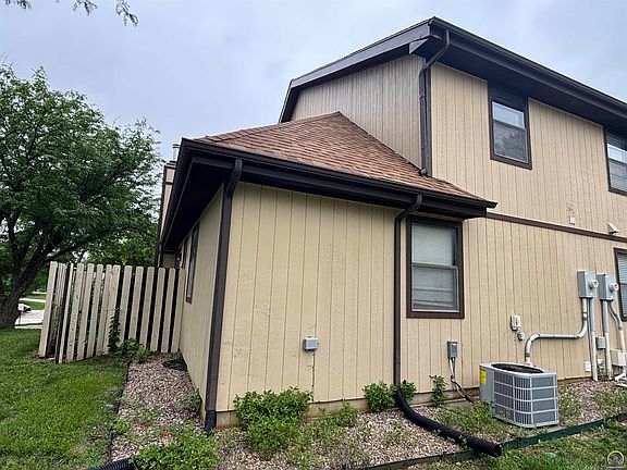 5th image of 2207 W 23rd Ave