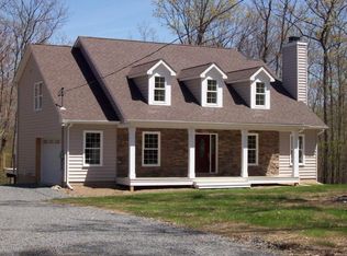 142 Pitch Pine Dr, Milford, PA