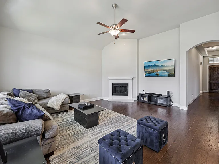 1656 Pegasus Dr — Photo 5