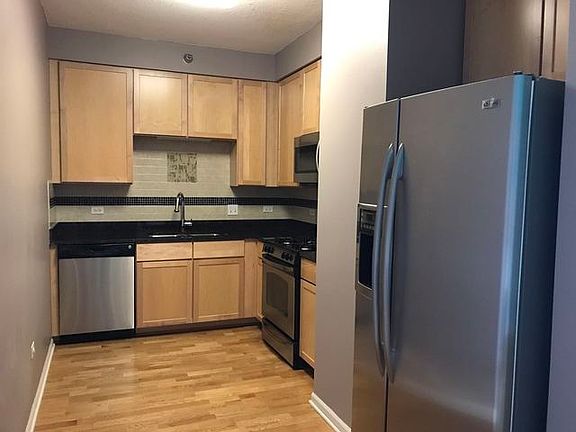 4th image of 1134 W Granville Ave #806