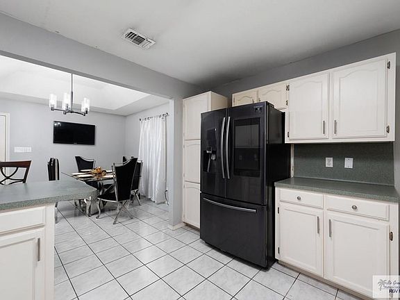 4th image of 525 Mango Ln