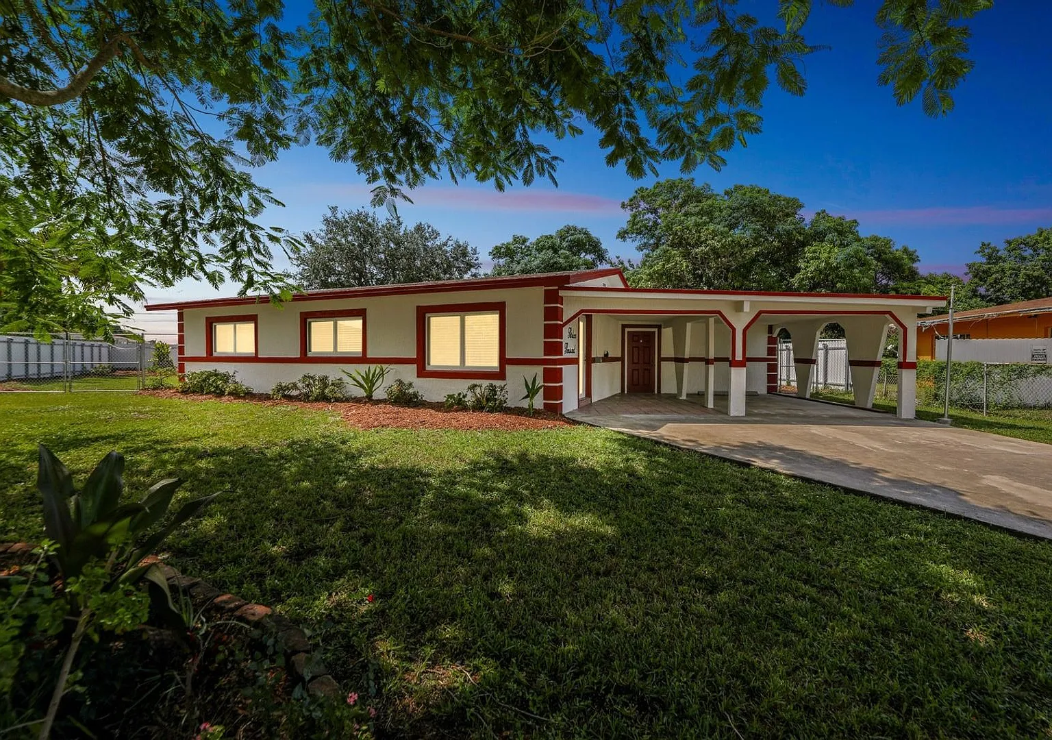 Charming 3BR House in Miami — Photo 1