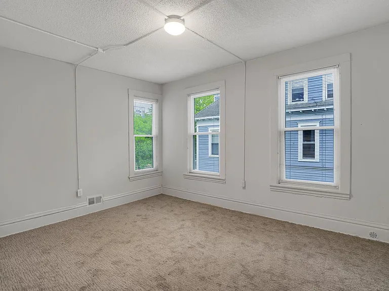 1316 7th St SE — Photo 22
