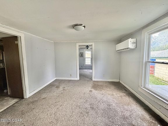 4th image of 1214 S Connor Ave
