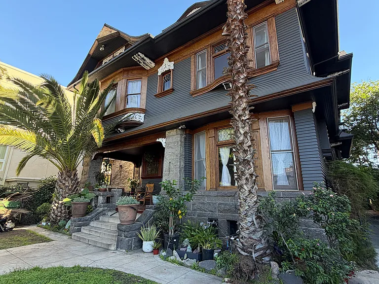 826 S Burlington Ave #G1 — Photo 8
