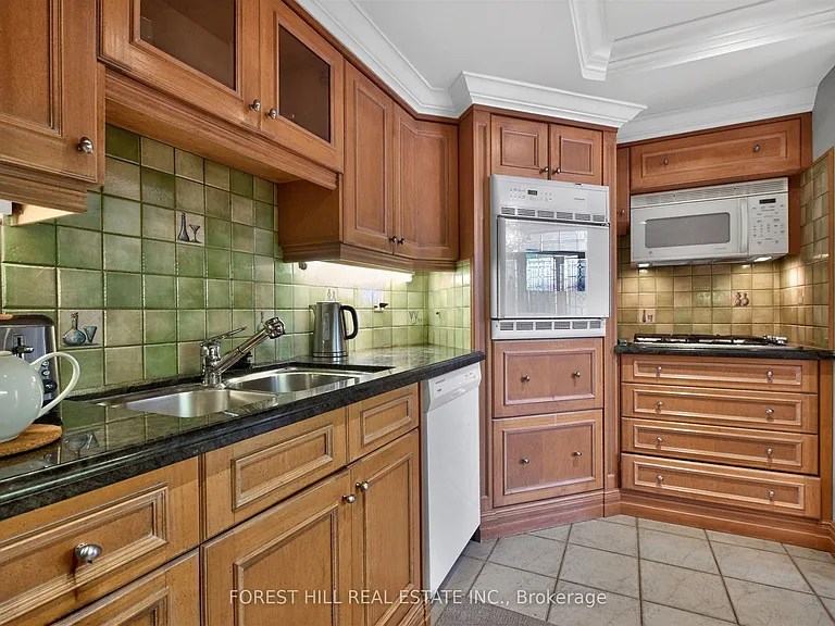 74 Lynwood Ave #2 — Photo 11