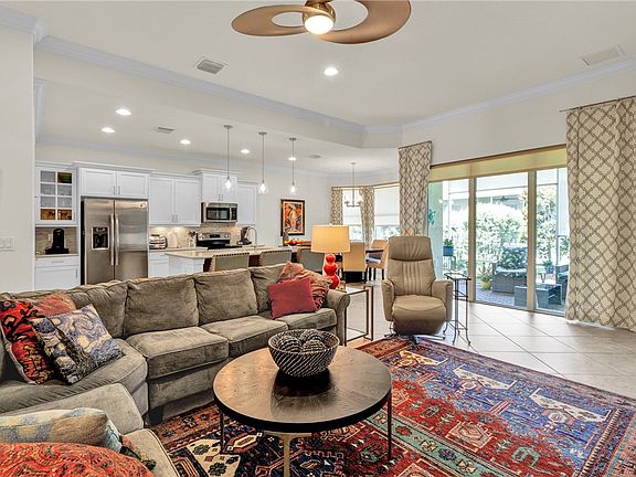 3rd image of 1855 Oak Grove Ct