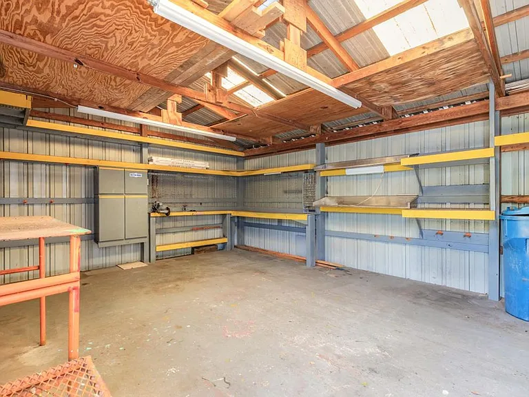 1584 Valencia Ave — Photo 20