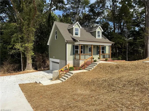 30 Culbreth Ave, Thomasville, NC 27360