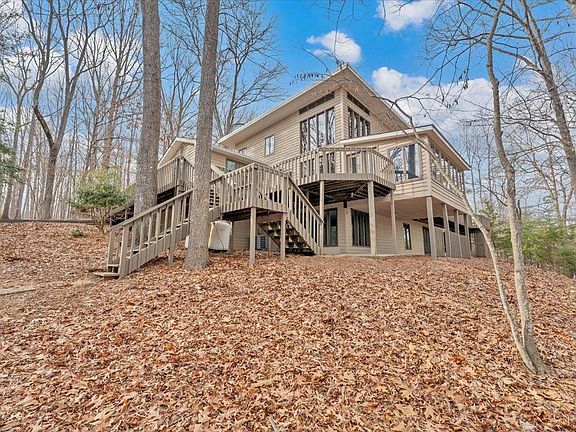 3rd image of 2768 Lake Retreat Rd