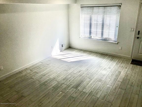 5th image of 250 Bruckner Ave #250