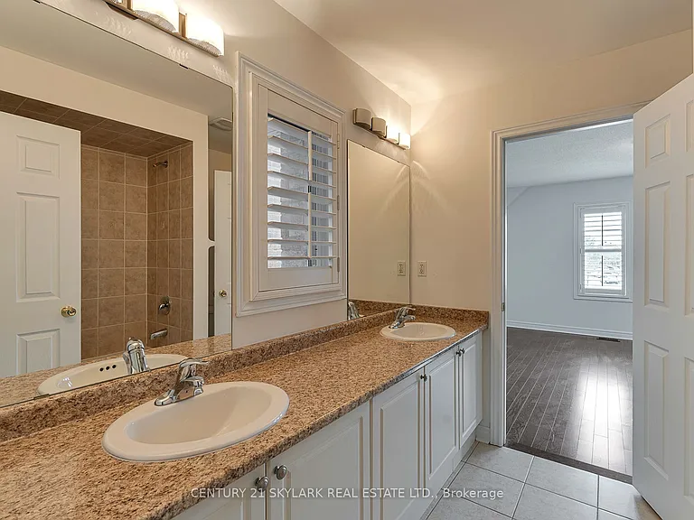 94 Bayhampton Dr #UPSTAIRS — Photo 22