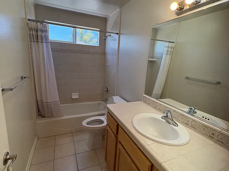 249 N 7th St — Photo 39