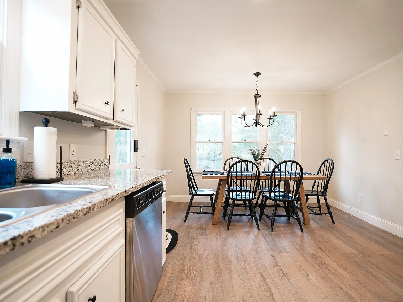 3 bed, 1639 sqft, $2,400 — Photo 3