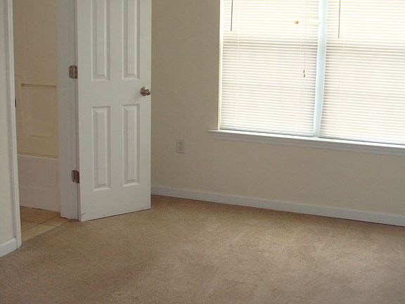 4th image of 1714 Almond Tree Pl #B
