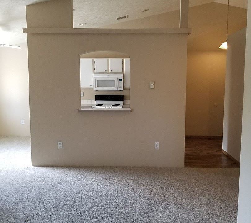 1st image of 2415 N Cherry St APT 11