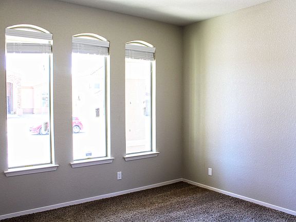 4th image of 6564 McFarland Ave