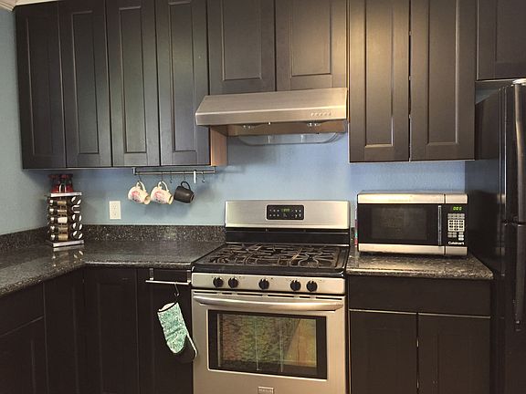 5th image of 523 Chateau La Salle Dr